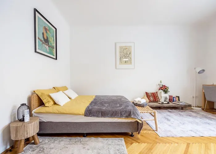 Modern Flat In Heritage District Near The City Center